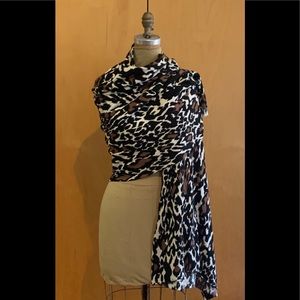 100% cashmere shawel.